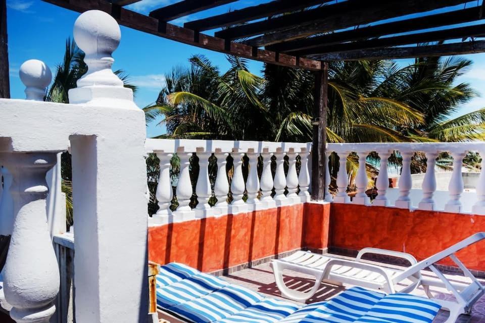 אל קויו Beachfront Casa Maya Lodge מראה חיצוני תמונה